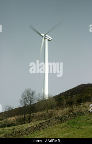 Turbina a vento sulla collina sopra Oxenhope Keighley Foto Stock