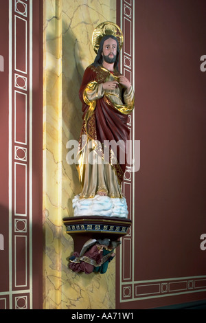 Statua del Sacro Cuore e a san Francesco Saverio la Chiesa, Hereford, Inghilterra Foto Stock