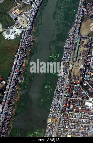 Vista aerea del Philippine shanty sul fiume Pasig Manila Filippine Foto Stock