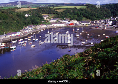 Fishguard inferiore della città porto Pembrokeshire Wales Foto Stock