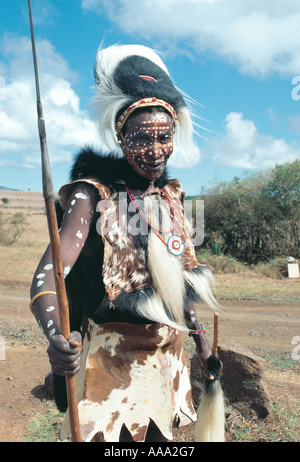 Testa e spalle ritratto della tradizionale uomo Kikuyu provincia centrale Kenya Africa orientale Foto Stock