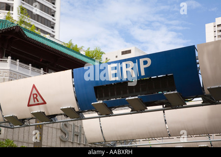 Gantry ERP Electronic Road pricing toll collection schema precedente Arterial Road nel centro zona centrale Singapore Foto Stock