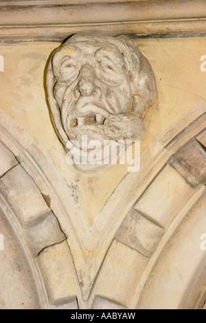 Grottesche sulle pareti della porzione rotonda del Tempio la Chiesa si affaccia il knight s effigi Foto Stock