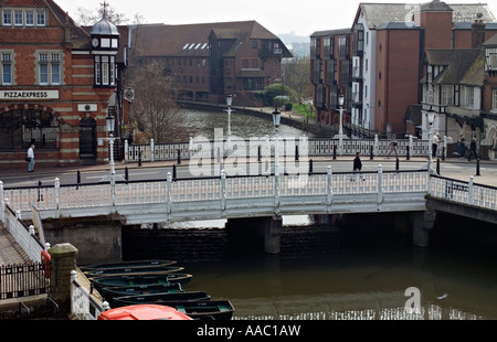 Ponte sul Fiume Medway, Tonbridge, Kent. Foto Stock