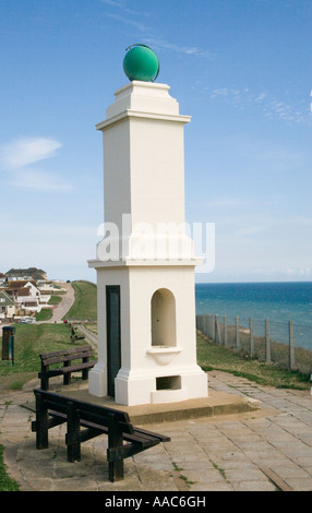 Il punto in cui il meridiano di Greenwich lascia la costa sud dell'inghilterra Foto Stock