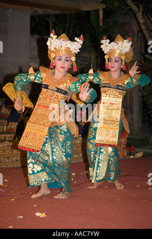 Ballerini tradizionali Bali Indonesia Foto Stock