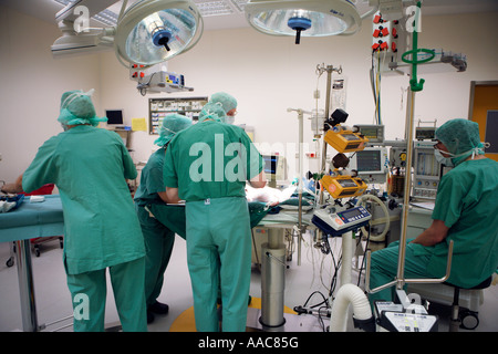 Altona bambini s team ospedaliero di interventi durante un intervento Foto Stock