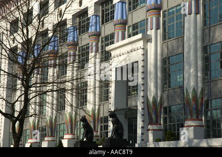 Il Carreras edificio stile Art Deco architettura, Hampstead Road, Londra, Inghilterra Foto Stock