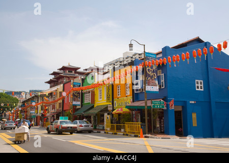 South Bridge Road e Temple Street junction con colorate botteghe Chinatown Outram Singapore Foto Stock