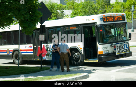 Foto di stock di carico passeggeri di autobus della città di Salt Lake City, Utah USA Foto Stock