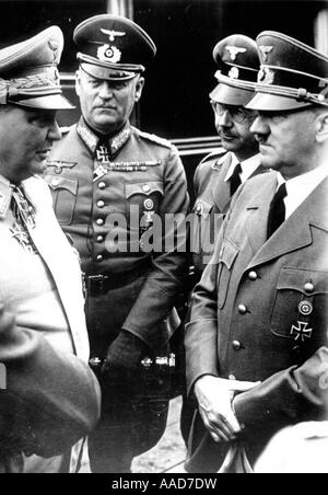 1 H76 F1942 D Hitler Goering Keitel u Himmler Adolf Hitler Politiker NSDAP 1889 1945 Hitler Rechts im Gespraech mit von links Ge Foto Stock