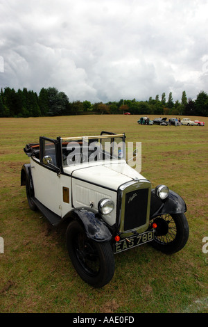 Austin 7 autovettura convertibile in un'annata e il veterano car show Longbridge Birmingham vicino alla vecchia fabbrica di Austin Foto Stock