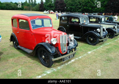 7 Austin auto presso un vintage e il veterano car show Longbridge Birmingham vicino alla vecchia fabbrica di Austin Foto Stock