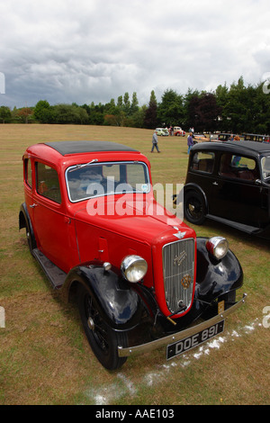 7 Austin auto presso un vintage e il veterano car show Longbridge Birmingham vicino alla vecchia fabbrica di Austin Foto Stock