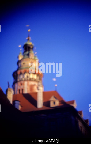 Torre di castello del XVIII secolo Krumlovsky zamek chateau - Cesky Krumlov, Repubblica Ceca Foto Stock