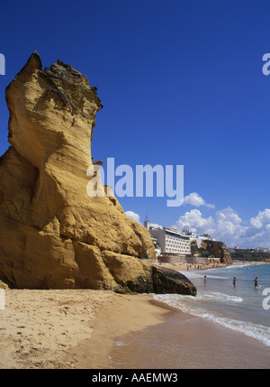 Praia do Peneco spiaggia cittadina Albufeira Algarve Portogallo Foto Stock