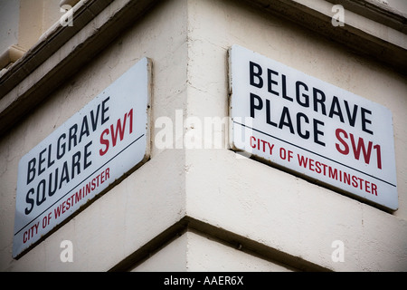 A Belgrave Square e luogo di Belgrave road segni Belgravia esclusiva area di Londra London SW1 Foto Stock