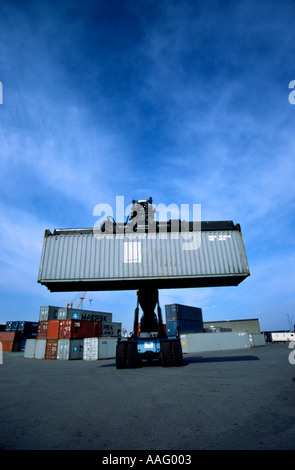 Il carico e lo scarico di container nel porto di Tananger. Foto Stock