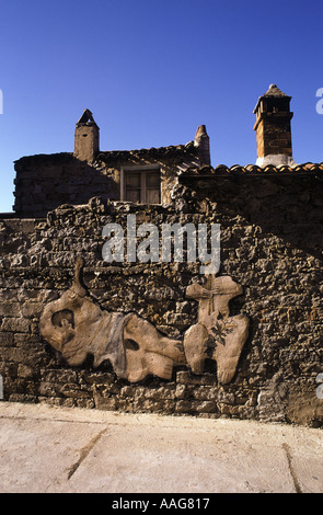 Un murale di Orgosolo nelle montagne di Sardegna Foto Stock