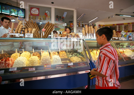 Gelateria Gelateria Sirmione Lago di Garda Lombardia Italia Foto Stock