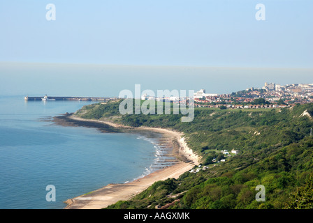 Folkestone la vista del porto dalla scogliera Kent England Foto Stock