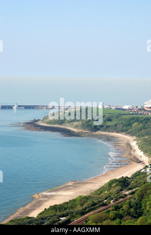 Folkestone la vista del porto dalla scogliera Kent England Foto Stock