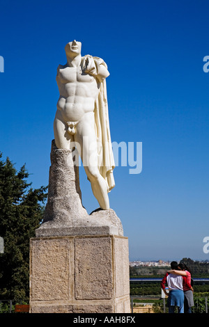 Scultura eroica del trajano imperatore di rovine Romane di italica santiponce Siviglia Andalusia Spagna Foto Stock