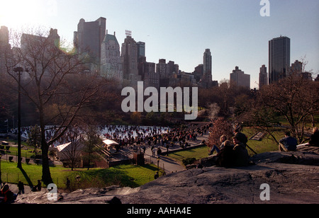 Pattinaggio su ghiaccio a Central Park Foto Stock