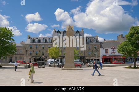 Il diamante nel centro della città Abbet Hotel dietro un monumento Foto Stock