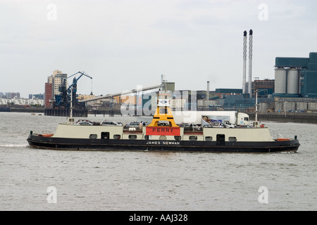 Woolwich Ferry Fiume Tamigi Londra Inghilterra REGNO UNITO Foto Stock