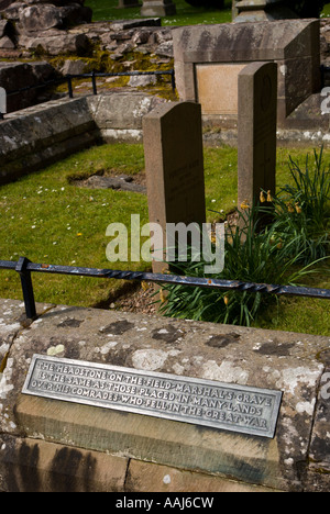 Il generale Sir Douglas Haig fu sepolto con un regolamento del soldato lapide a sua richiesta, Dryburgh Abbey Scottish Borders Regno Unito Foto Stock