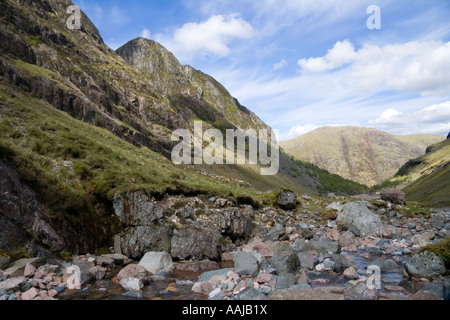 Guardando verso il basso la valle persa di Glen Coe, Highland, Scozia Foto Stock