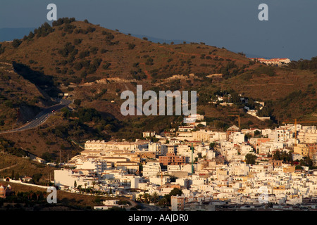 Città costiera di La Herradura vicino a Almunecar Costa Tropical Spagna del sud Europa Foto Stock