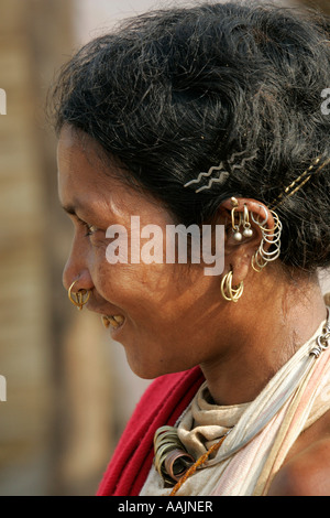 Donna al mercato a Bissamcuttack, Chatikona, Orissa, India Foto Stock