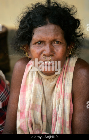 Donna al mercato a Bissamcuttack, Chatikona, Orissa, India Foto Stock