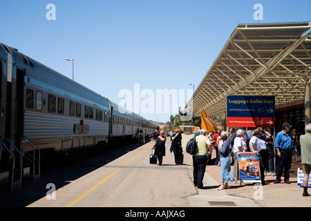 Il treno Ghan Alice Springs Stazione ferroviaria Outback Territorio del Nord Australia Foto Stock