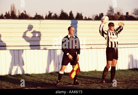 Calcio Amatoriale match tra Ipswich di vagabondi e di Harwich, Humber Doucy Lane, Ipswich, Suffolk, Regno Unito. Foto Stock