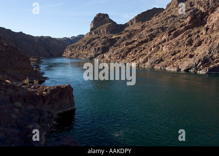 Il fiume Colorado scorre attraverso il Black Canyon Arizona Foto Stock