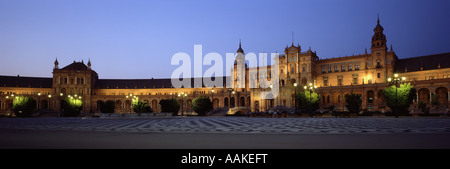 Plaza de Espana di notte Siviglia Andalusia Spagna Foto Stock