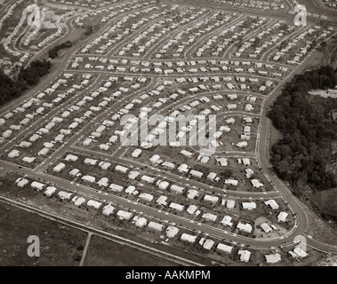 Anni Cinquanta anni sessanta LEVITTOWN PENNSYLVANIA - Vista aerea di alloggiamento di un tratto di sviluppo Foto Stock