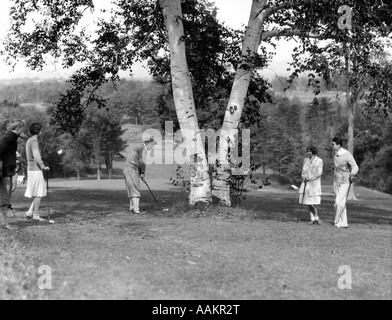 1920s 1930 gruppo di golfisti IN BETULLA GREZZO A PITTSFIELD COUNTRY CLUB BERKSHIRE MONTAGNE MASSACHUSETTS Foto Stock