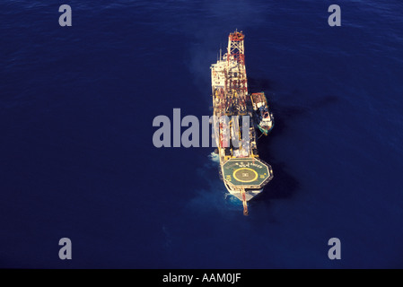 Offshore produzione di olio, vista aerea di drillship a Bacia de Campos ( Campos Basin ), Stato di Rio de Janeiro, Brasile. Foto Stock