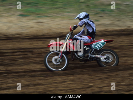 Il pilota di Motocross su uno scrambler bike nel Regno Unito Foto Stock