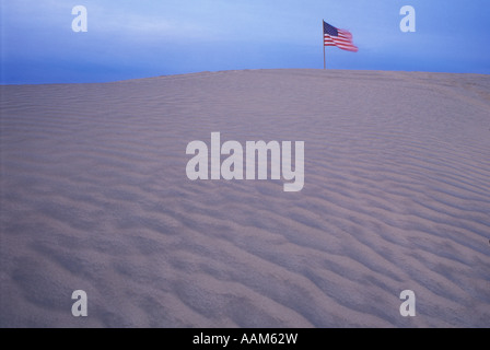 Dune di sabbia bandiera americana natale VALLEY WILDERNESS AREA STUDIO OREGON USA Foto Stock