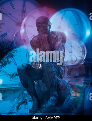 AUGUSTE RODIN statua del pensatore nella parte anteriore del Museo Rodin Philadelphia gli orologi marcatempo blu porpora Foto Stock