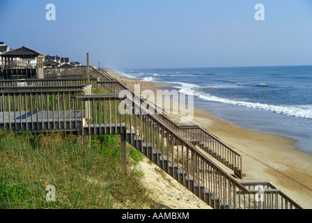 Testa di NAG NC case sulla spiaggia sulle dune alte Foto Stock