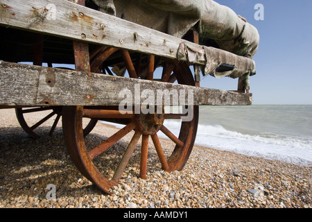 Pontile in legno su ruote Eastbourne beach Foto Stock