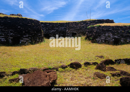 Case di pietra cerimoniale ORONGO VILLAGE isola di pasqua CILE Foto Stock