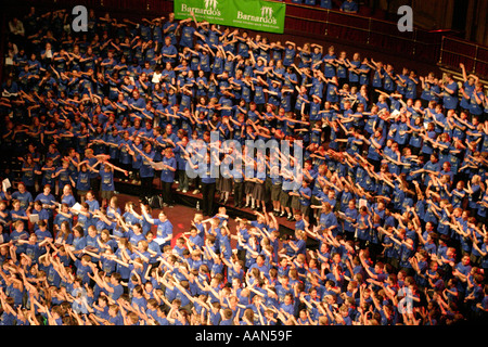 Barnardo s giovani sostenitori concerto di beneficenza Royal Albert Hall Giugno 2004 Londra Inghilterra Regno Unito Gran Bretagna Foto Stock