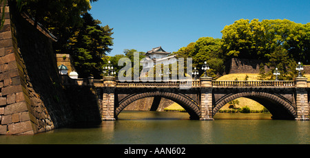 Nijubashi Bridge e il palazzo imperiale a Tokyo in Giappone Foto Stock